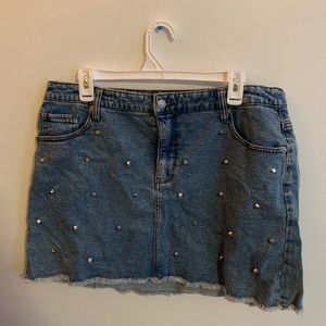 Denim skirt with studs